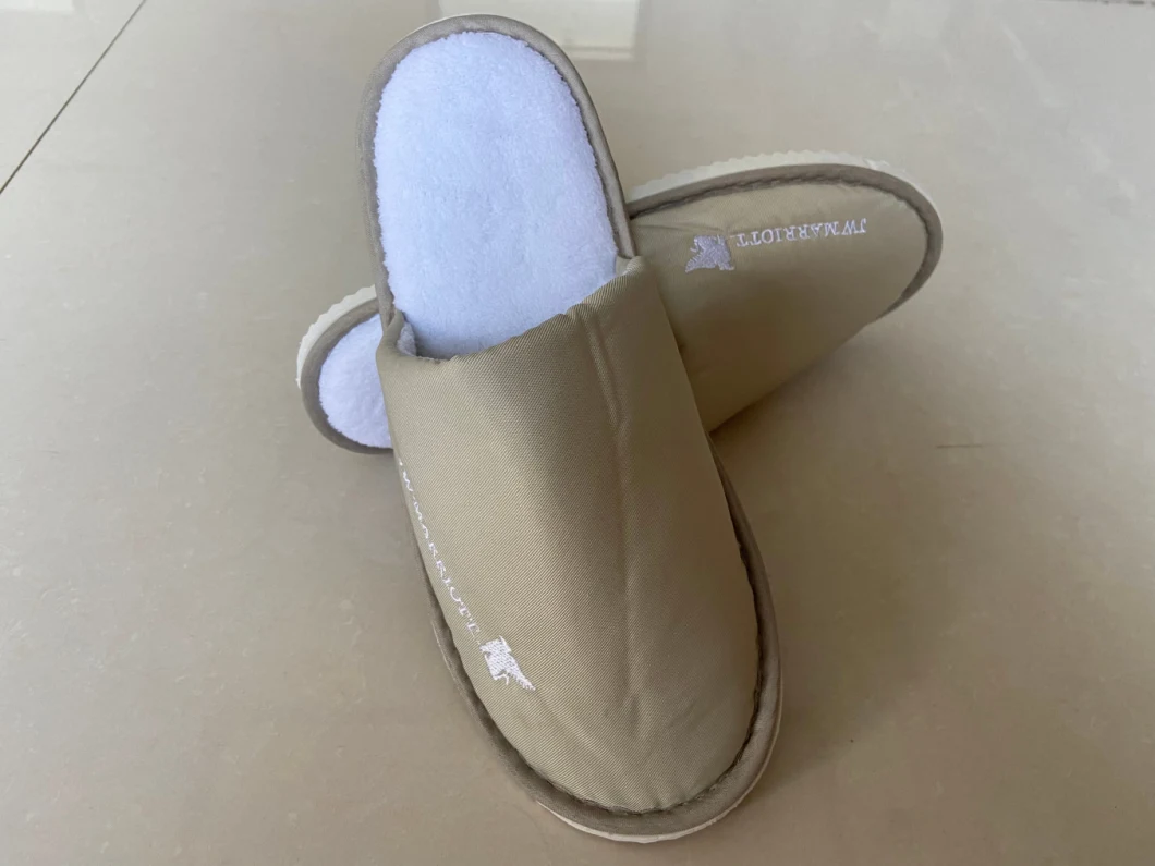 Personalized Hotel Women&prime; S Slippers with Logo Hotel Slipper Supplier
